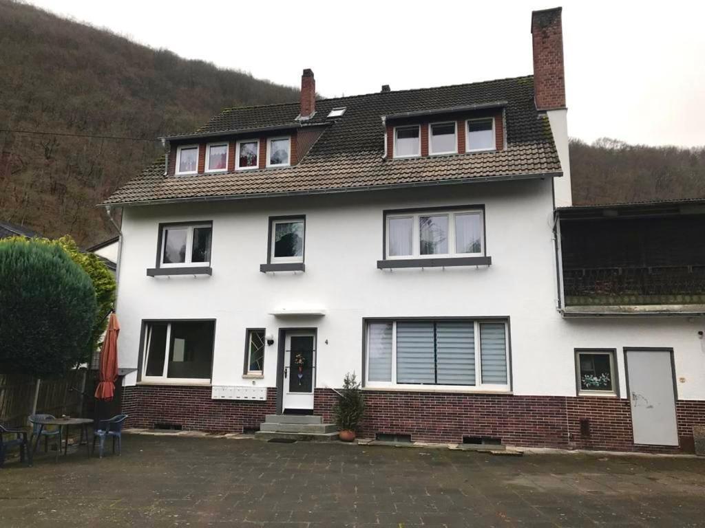 Apartments Zum Stillen Winkel Niederbreitbach Екстер'єр фото
